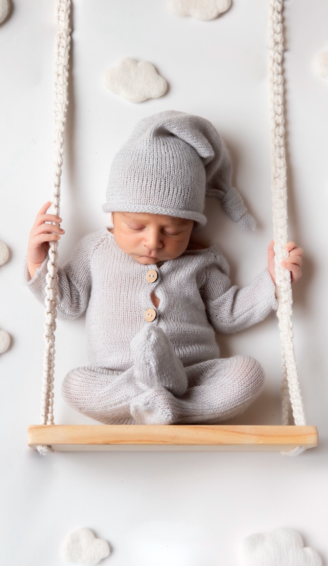 White backdrop/swaddle